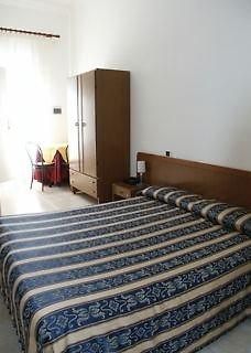 Hotel Fiorini ローマ エクステリア 写真